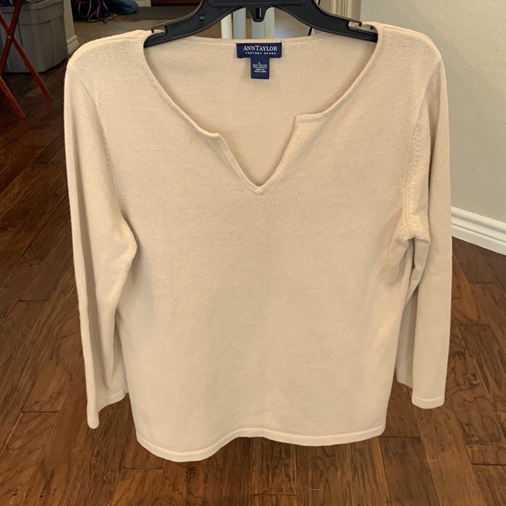 Ann Taylor Factory Store tan 3/4 length sleeve sweater - size Large